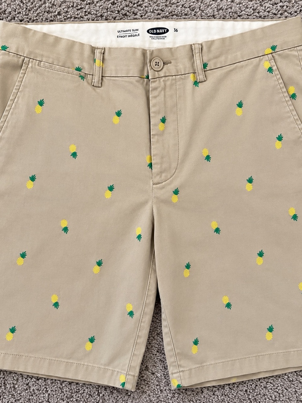 Old Navy Men’s Pineapple Chino Shorts Size 36